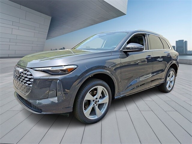 2025 Audi Q5 2.0T Premium Plus photo 2