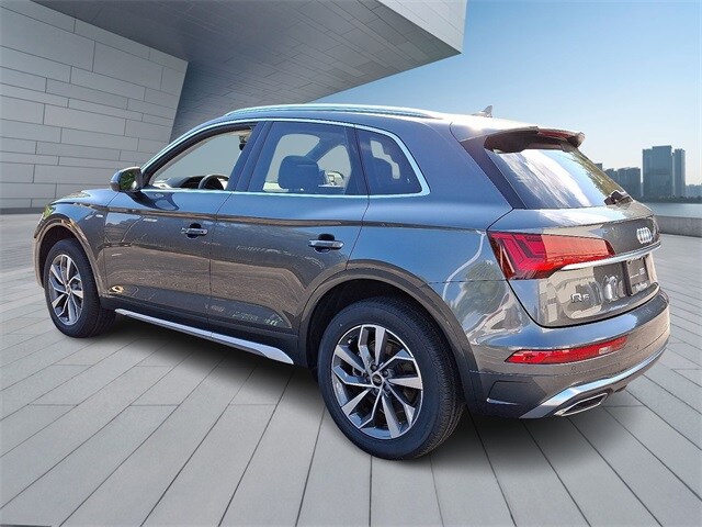 2023 Audi Q5 45 S line Premium photo 2