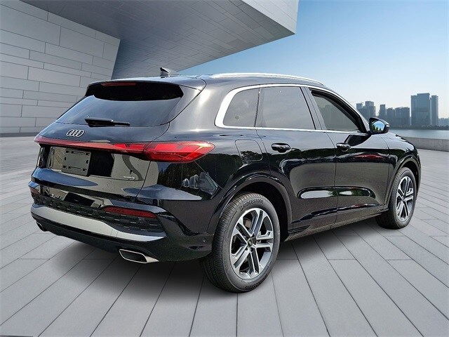 2025 Audi Q5 2.0T Prestige photo 4