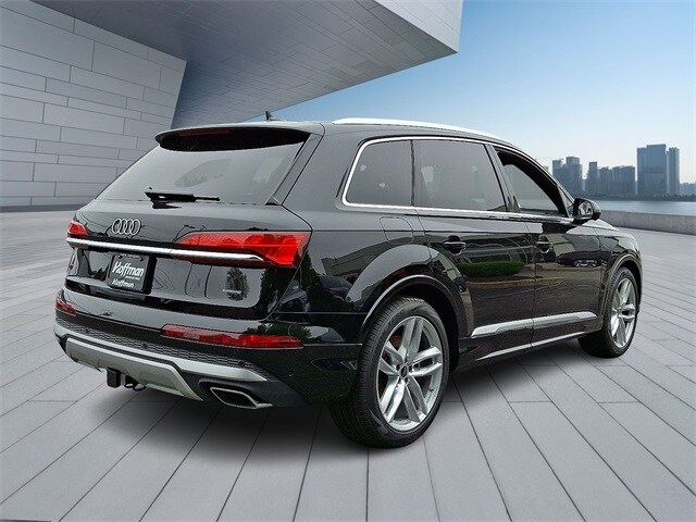 2025 Audi Q7 55 Premium Plus photo 4