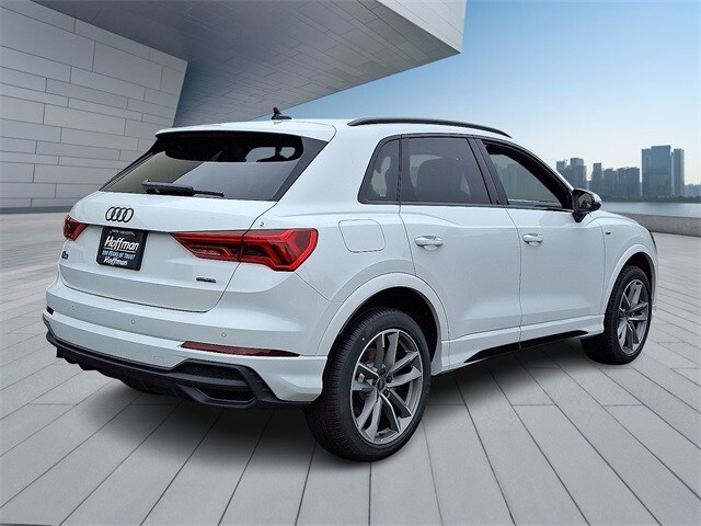 2025 Audi Q3 45 TFSI S line Premium photo 4