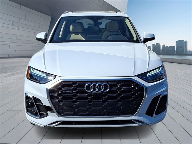 2023 Audi Q5 45 S line Premium photo 2