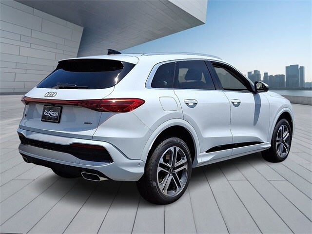2025 Audi Q5 2.0T Premium Plus photo 4