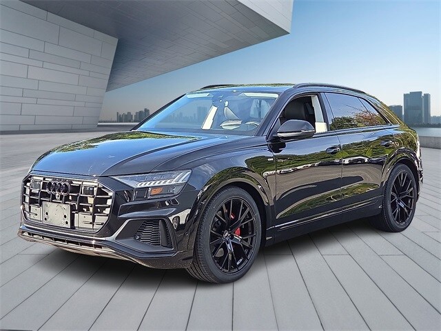 2023 Audi Q8 55 Prestige photo 3