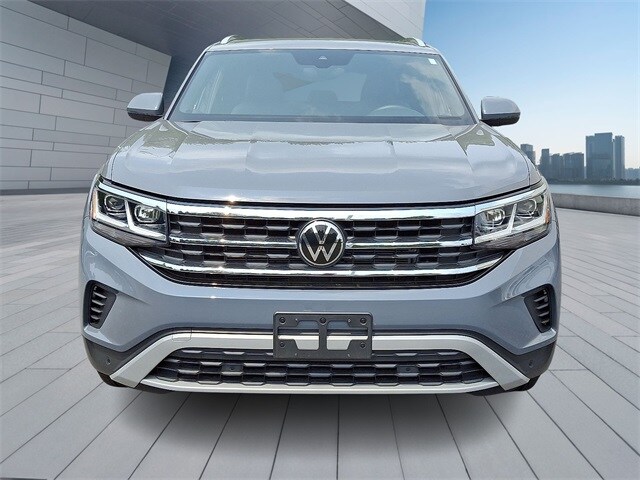 2023 Volkswagen Atlas Cross Sport SEL photo 2