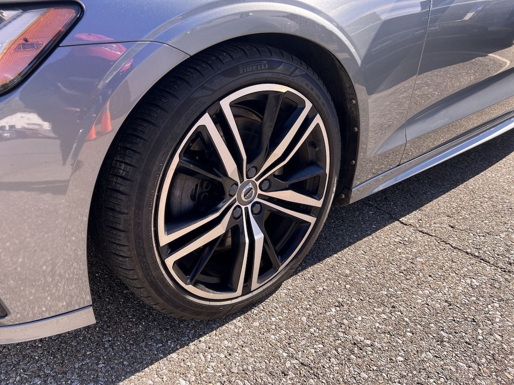 Used 2020 Volvo S60 T6 R-Design Sedan