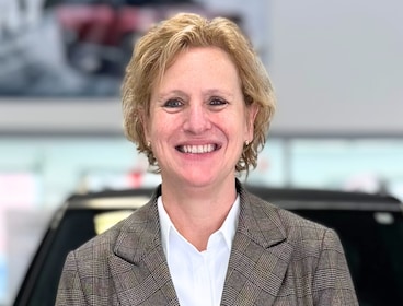 Staff member Linda Smith from 5c6c218122c1