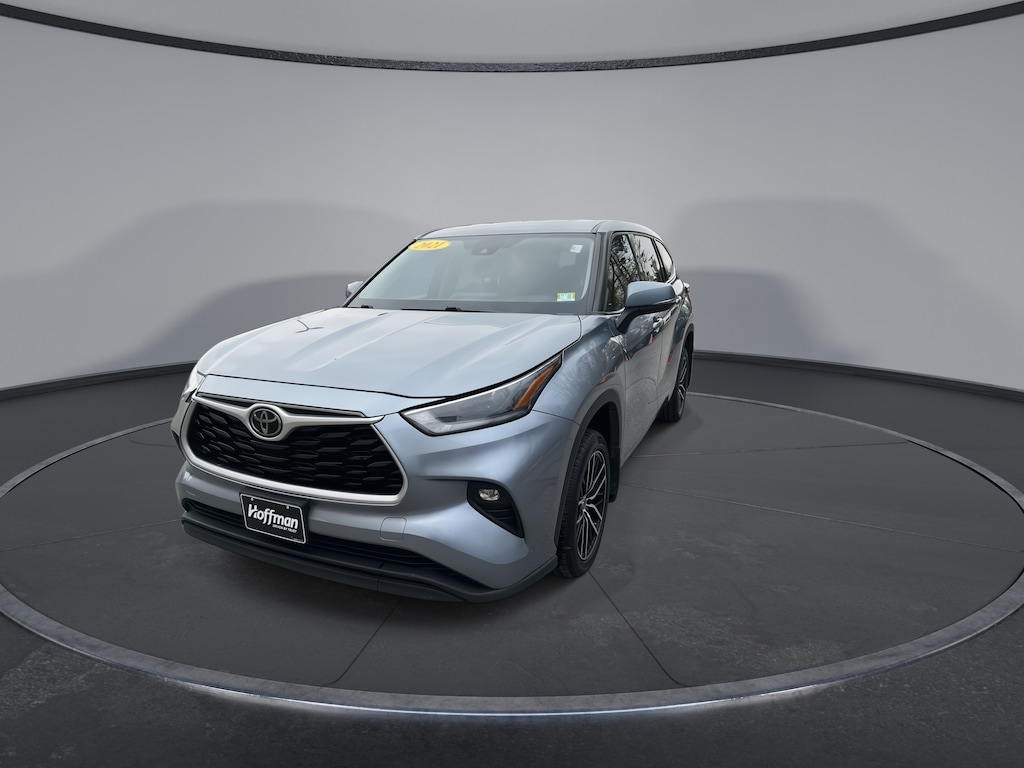 Used 2021 Toyota Highlander LE SUV