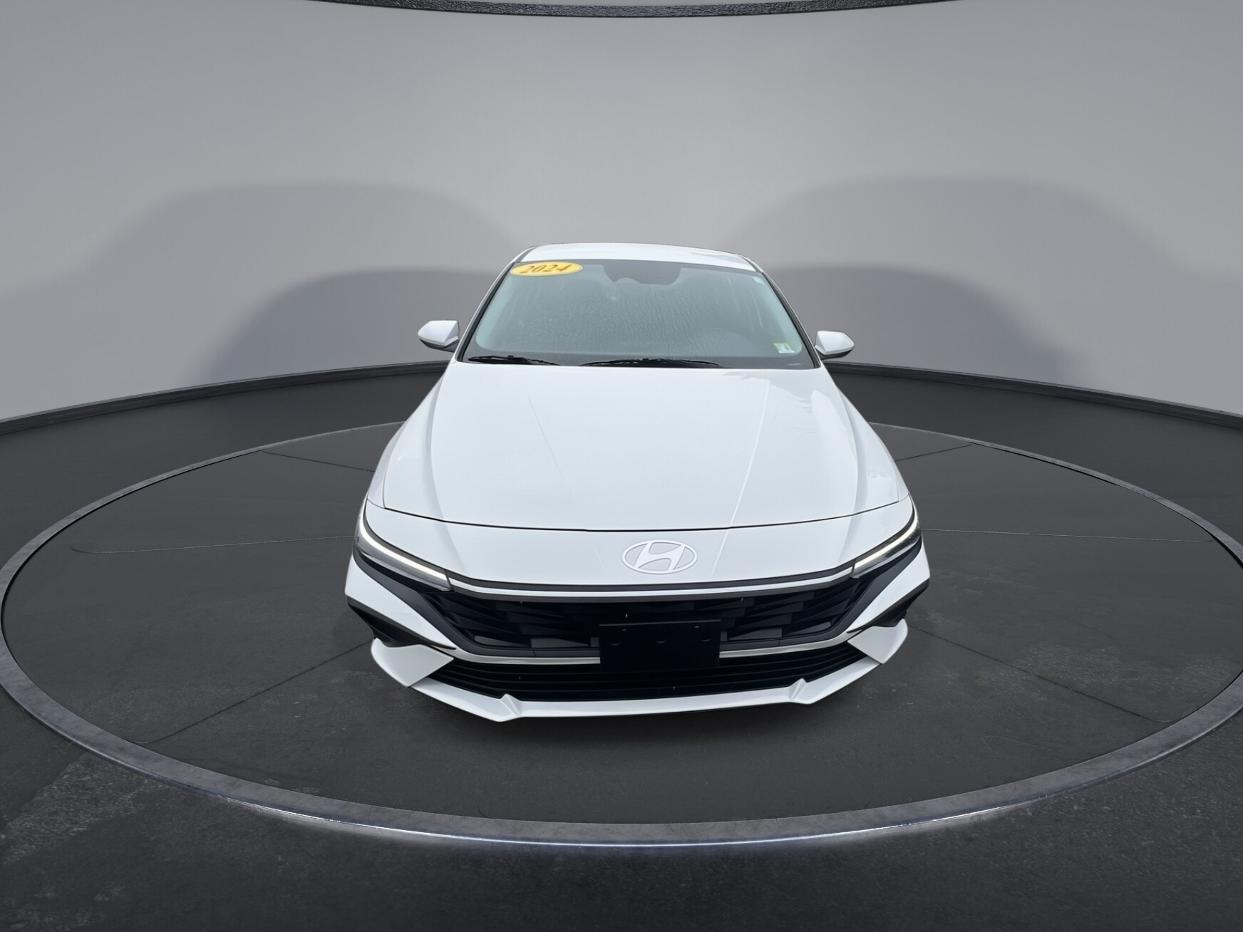 2024 Hyundai Elantra SEL photo 3