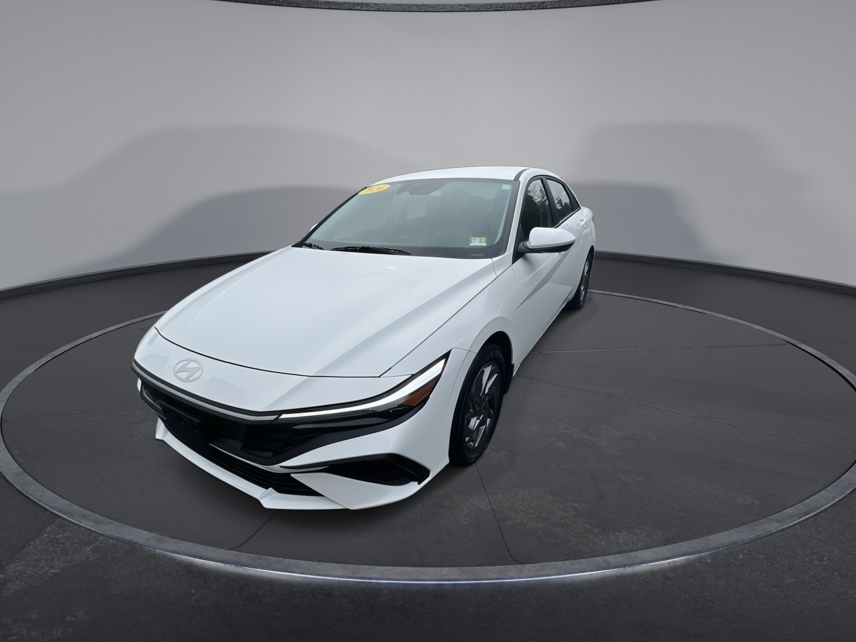 2024 Hyundai Elantra SEL photo 4