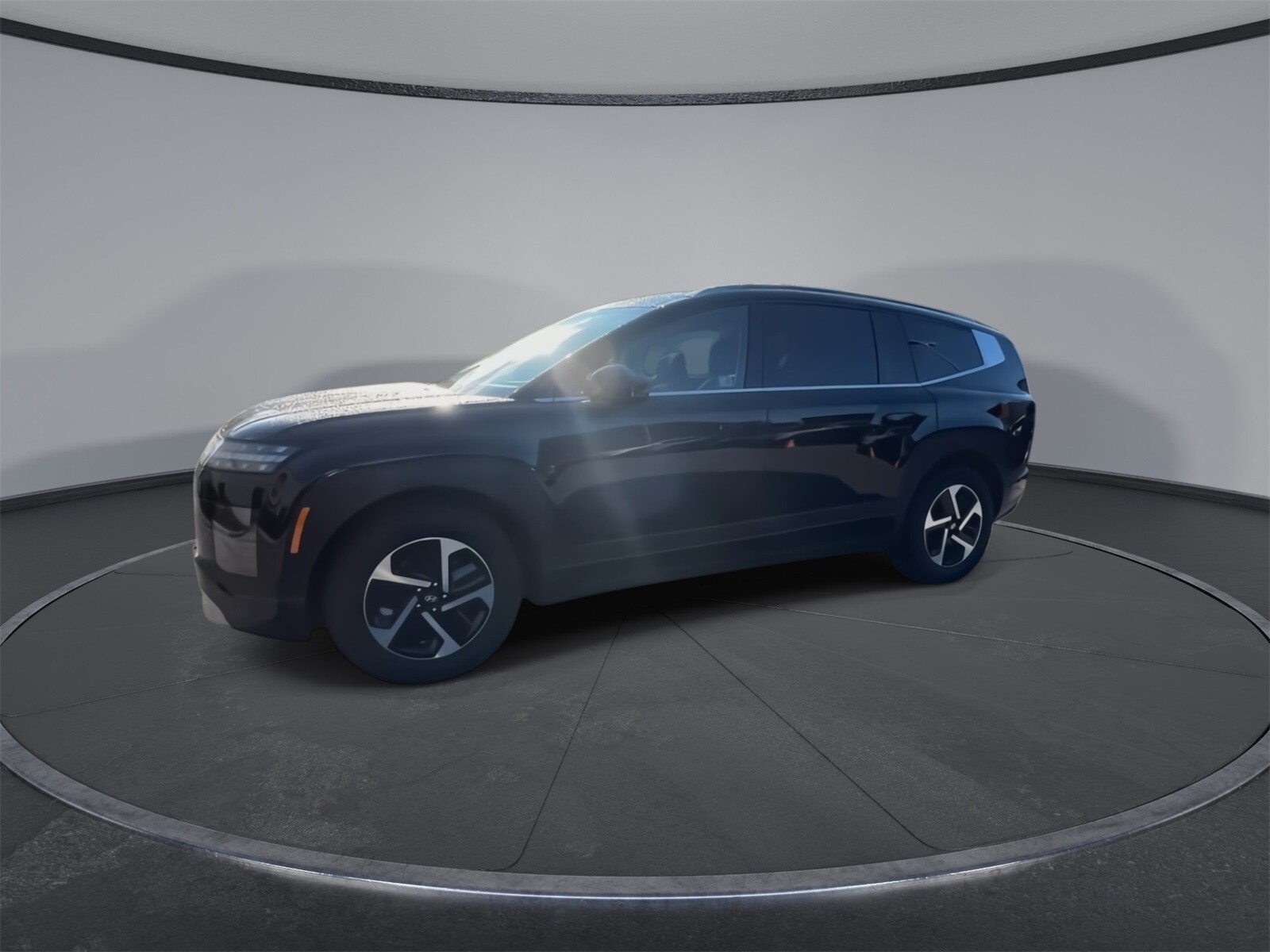 2026 Hyundai Ioniq SE photo 4