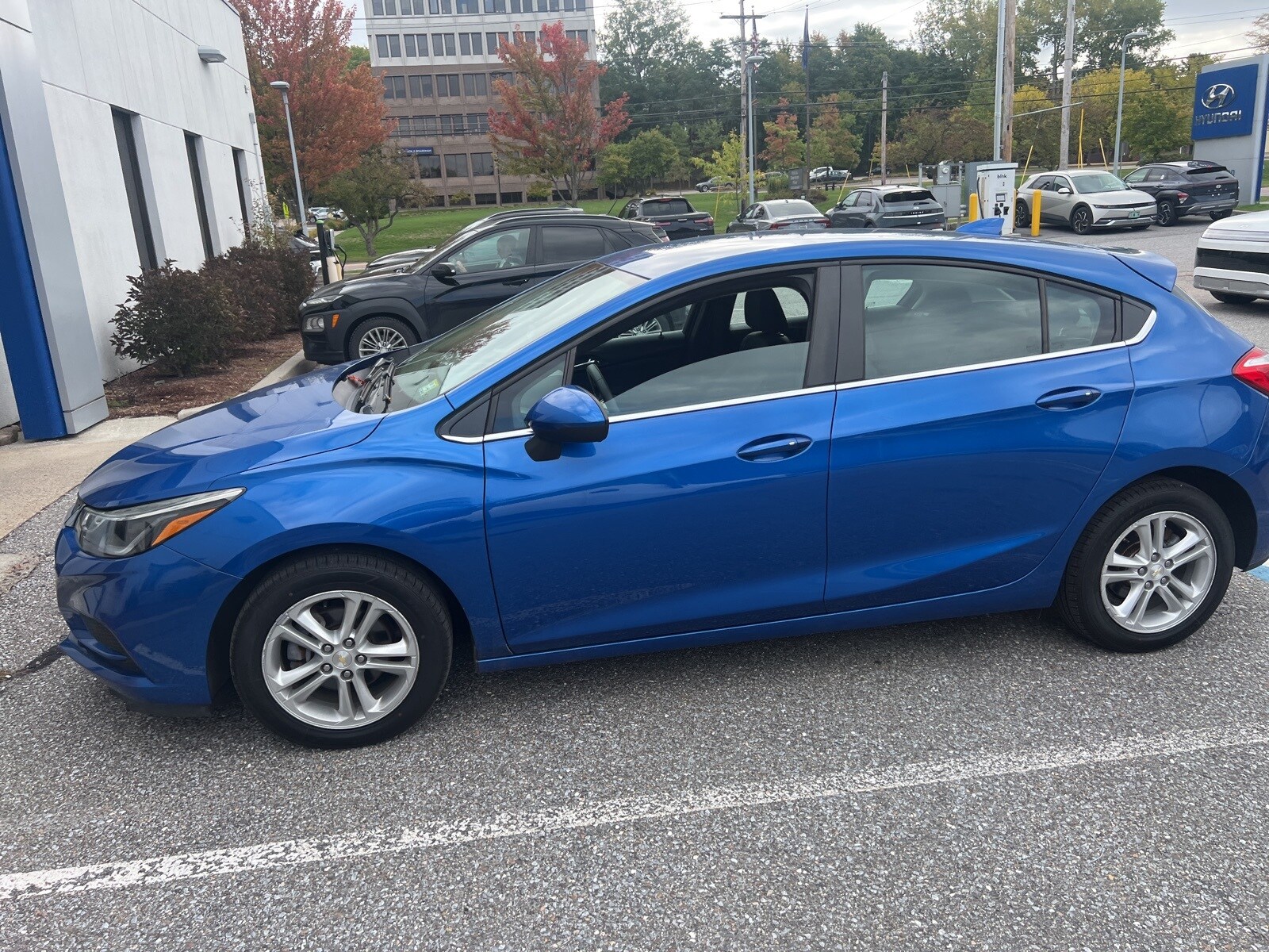 2018 Chevrolet Cruze LT photo 3