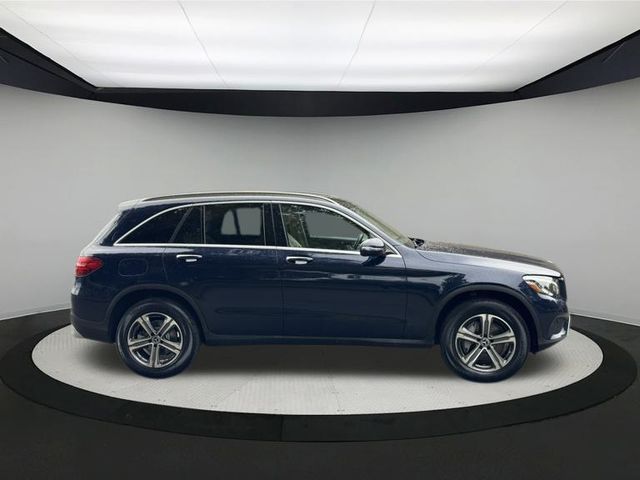 2019 Mercedes Benz GLC 300 4MATIC photo 2