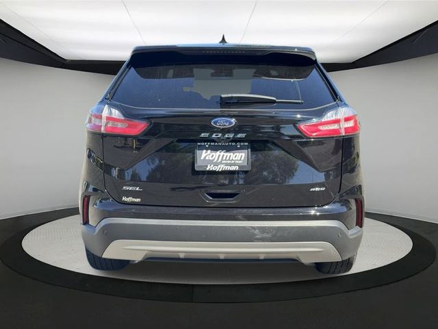 2022 Ford Edge SEL photo 4