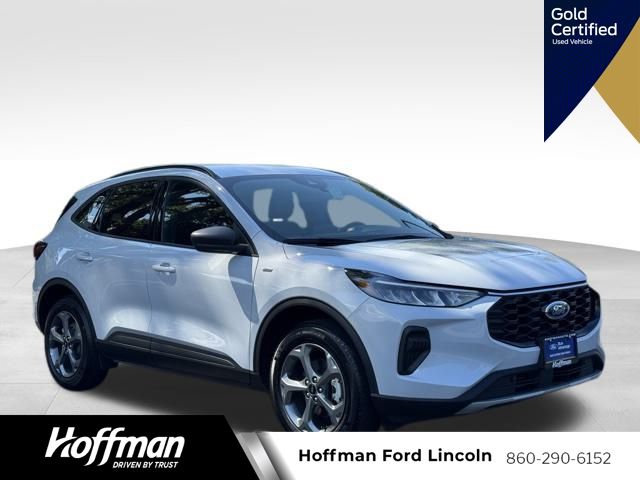 2025 Ford Escape ST-Line's photo