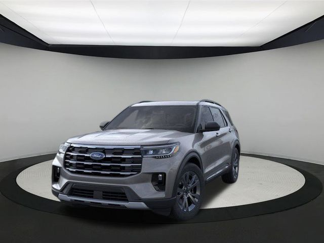 2025 Ford Explorer photo 2