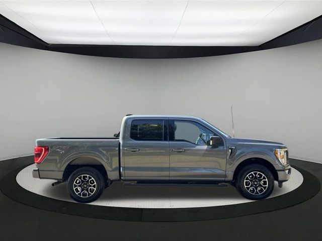 2022 Ford F-150 XLT photo 2