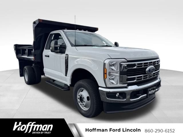 2025 Ford F-350 Super Duty Chassis Cab XL's photo