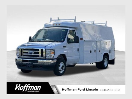 2024 Ford E-450SD Base Truck