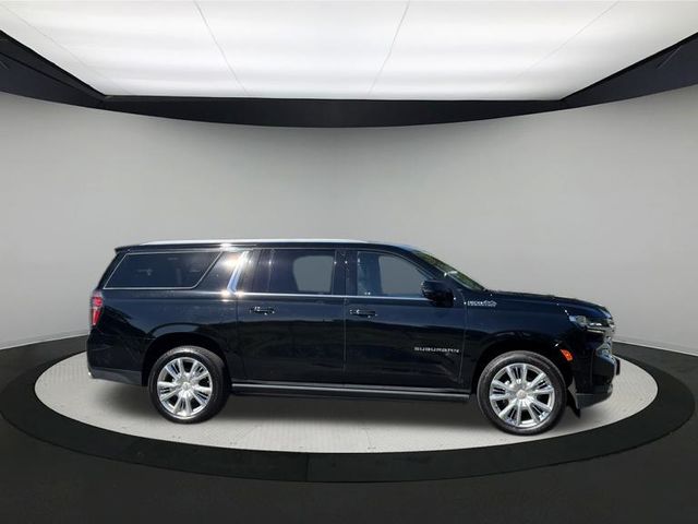 2022 Chevrolet Suburban High Country photo 2