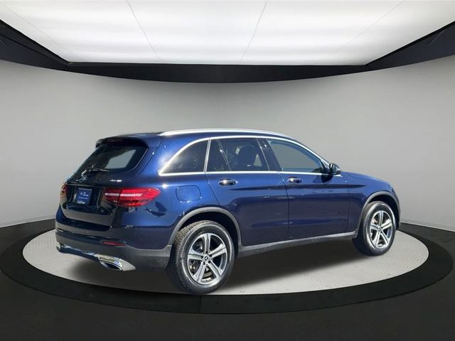 2019 Mercedes Benz GLC 300 4MATIC photo 2