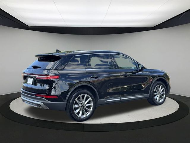 2022 Lincoln Corsair Standard photo 3