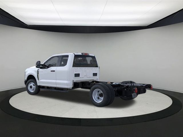 2026 Ford F-350 photo 4