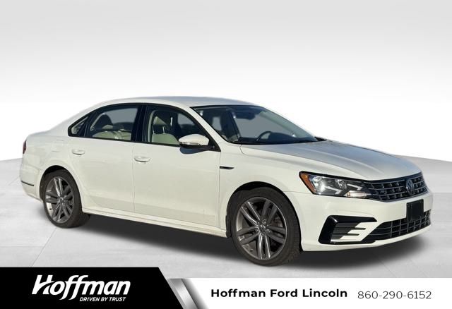 2018 Volkswagen Passat R-Line's photo