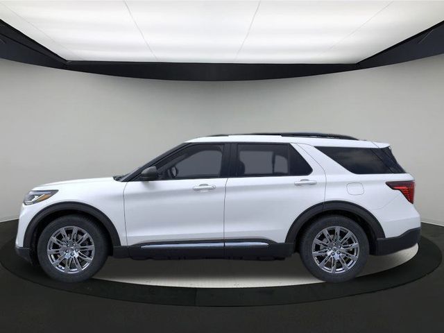 2025 Ford Explorer photo 2