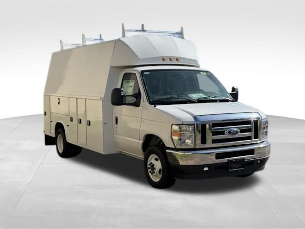 New 2024 Ford E-450SD Base Truck