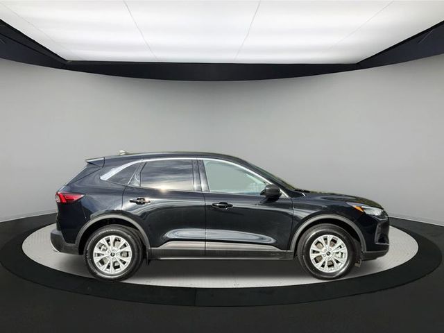 2024 Ford Escape Active photo 2