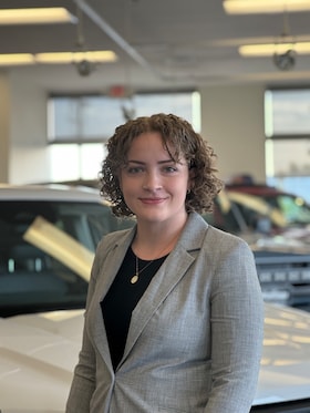 Staff member Olivia Paine from 32e9821b8151