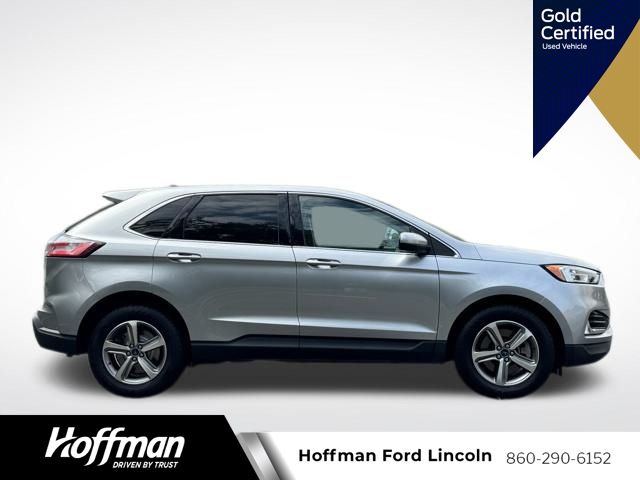 2022 Ford Edge SEL photo 2