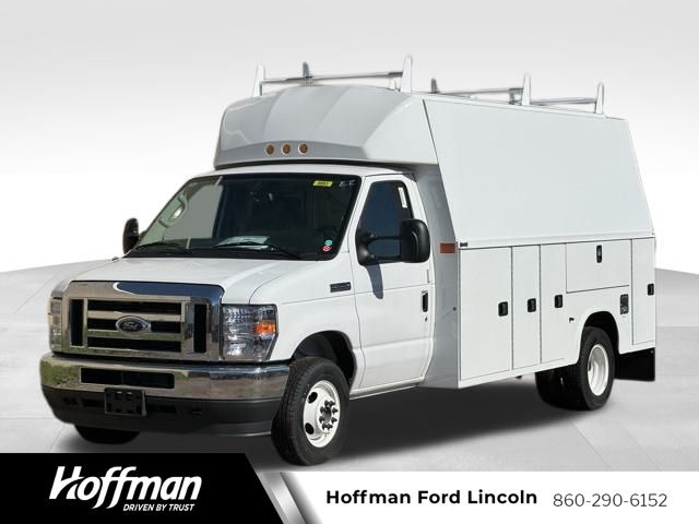 2024 Ford E-450SD Base Truck