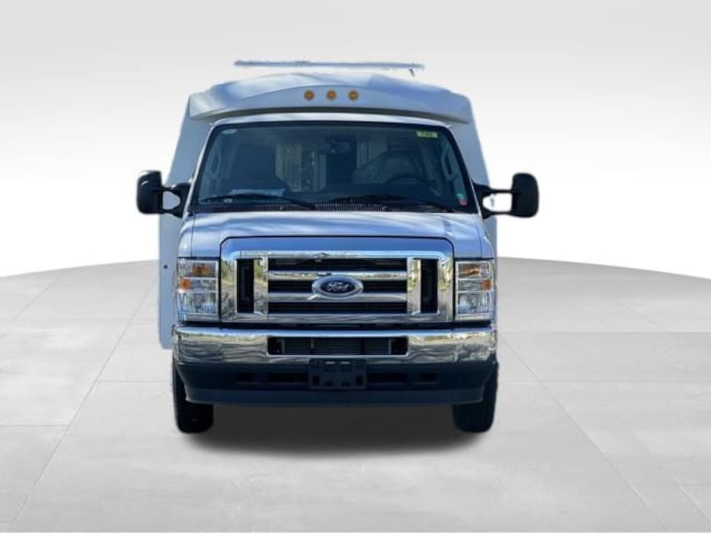 New 2024 Ford E-450SD Base Truck
