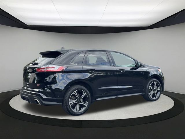2022 Ford Edge ST photo 3