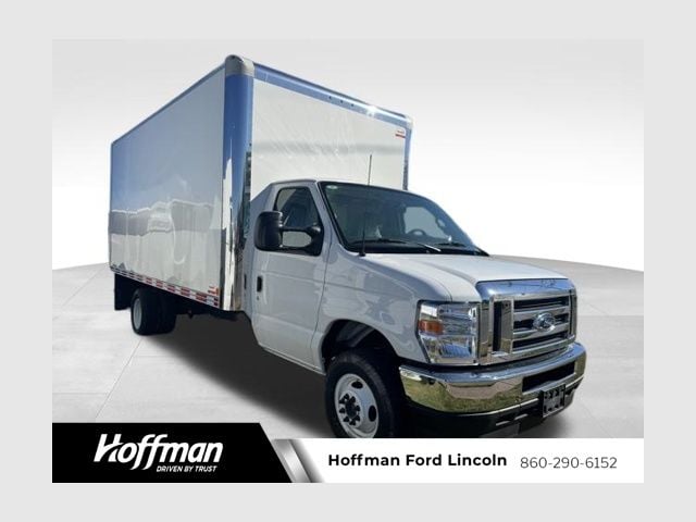 2025 Ford E-Series DRW E-450 Super Duty 176 in WB's photo