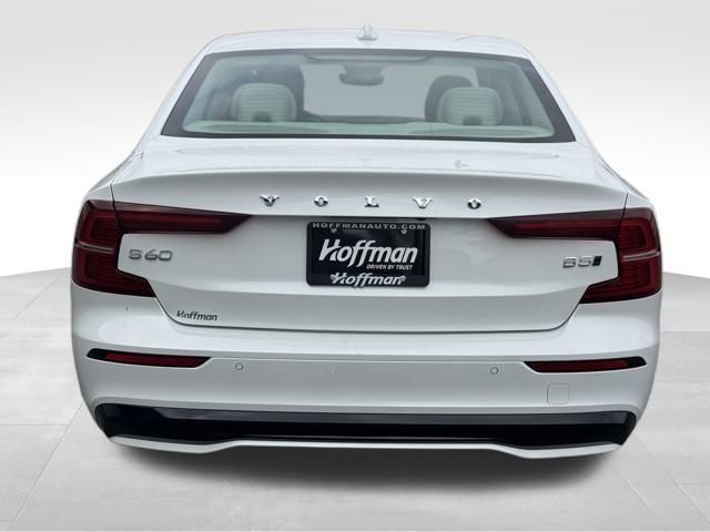 2024 Volvo S60 B5 Core photo 4
