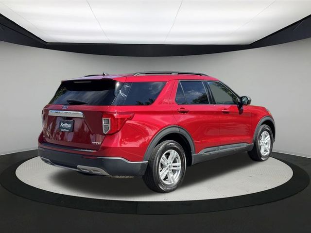 2022 Ford Explorer XLT photo 3