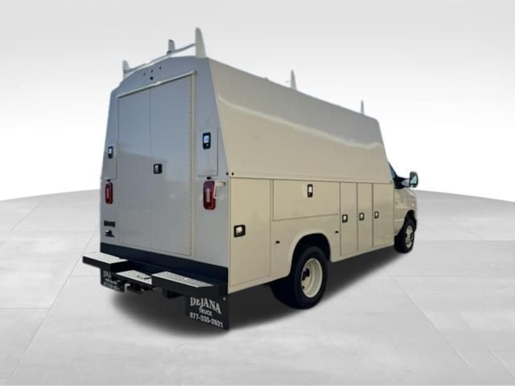 New 2024 Ford E-450SD Base Truck