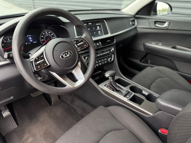 2020 Kia Optima LX photo 4