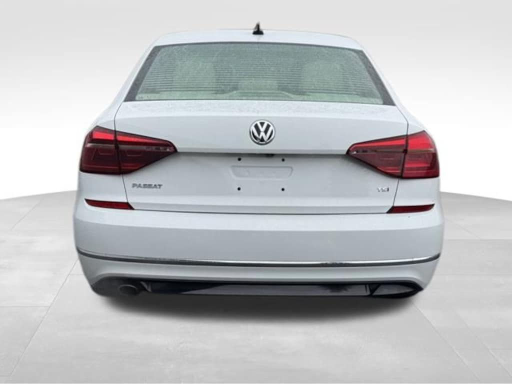 Certified 2018 Volkswagen Passat 2.0T R-Line Sedan