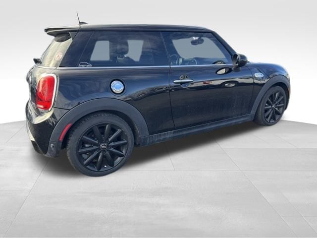 2016 Mini Cooper Base photo 2