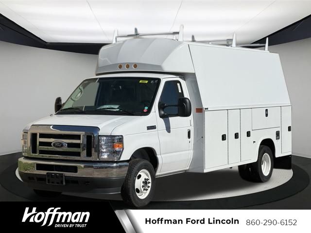 2024 Ford E-450SD Base
