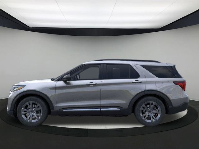 2025 Ford Explorer photo 3