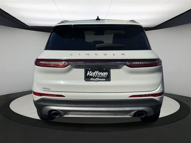 2022 Lincoln Corsair Standard photo 4