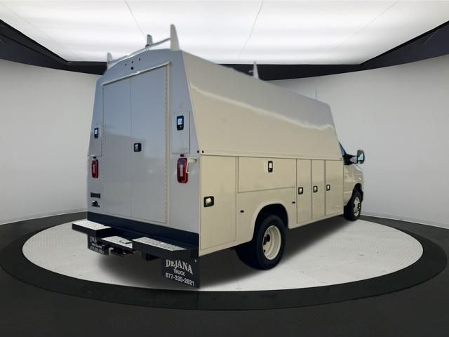 2024 Ford E-450 Cutaway photo 4