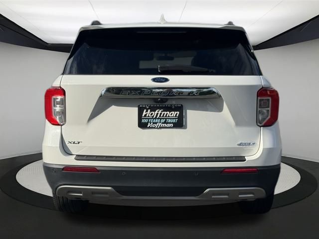 2022 Ford Explorer XLT photo 2