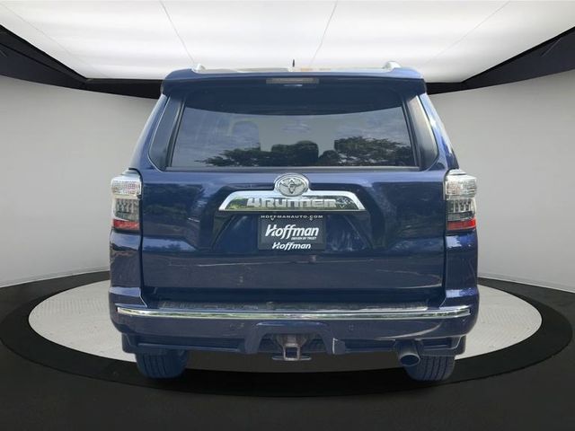 2017 Toyota 4Runner Limited photo 3