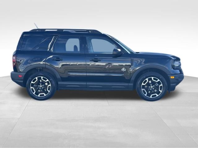 2023 Ford Bronco Sport Outer Banks photo 2
